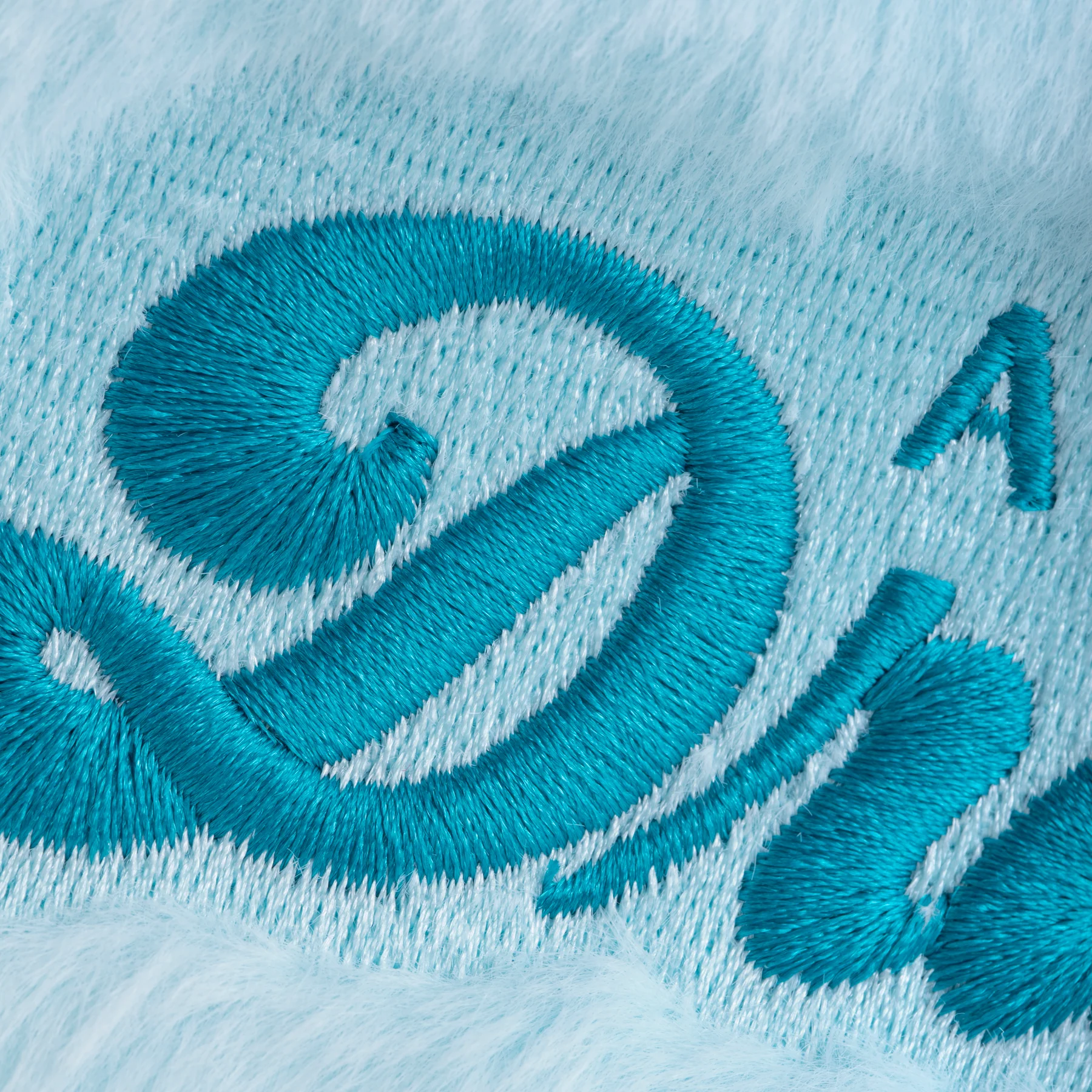 Fluffy Beauty - Turquoise - Image 4